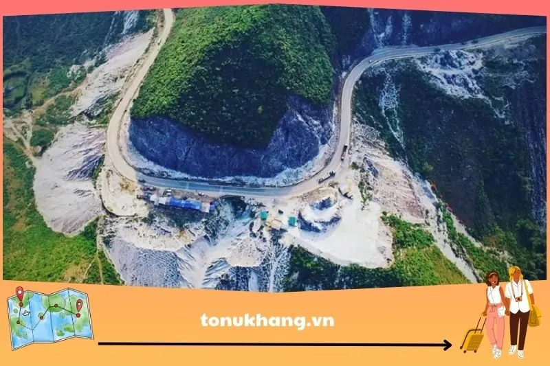 Cảnh quan tại Đèo Đá Trắng