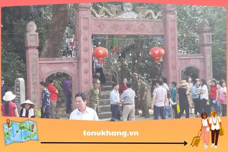 Chùa Hang