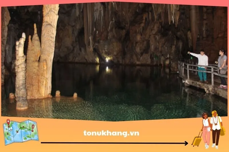 Động Nam Sơn