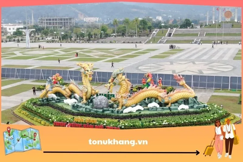 Tại sao nên ghé thăm quảng trường Hòa Bình?