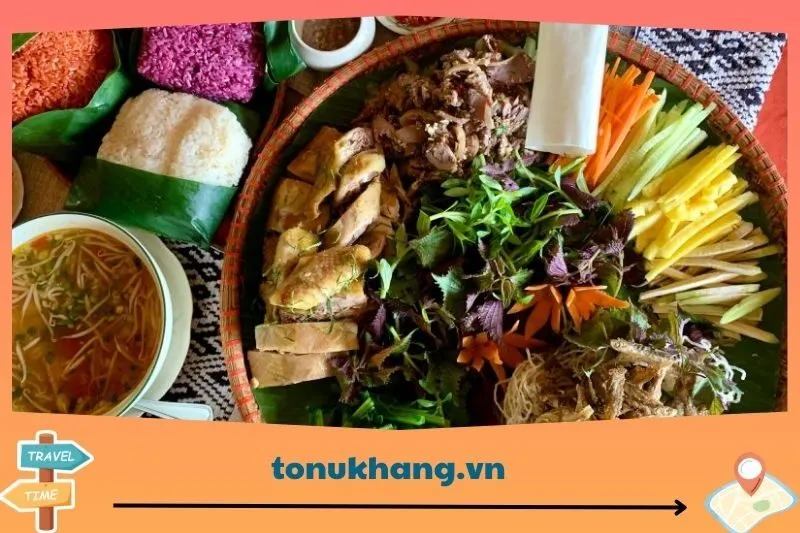 Xôi nếp nương Mai Châu ăn kèm với món gì